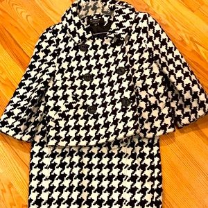 Skirt w 3/4 length jacket.